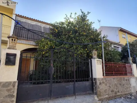 Casa adosada en calle de Balina