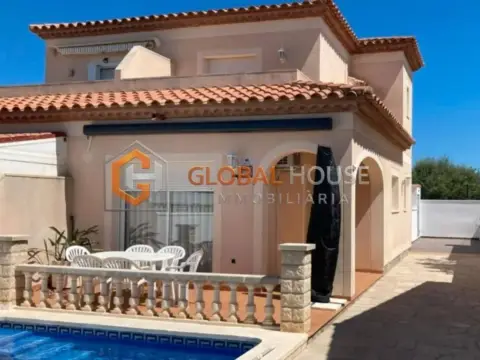 Chalet en Mont-roig del Camp