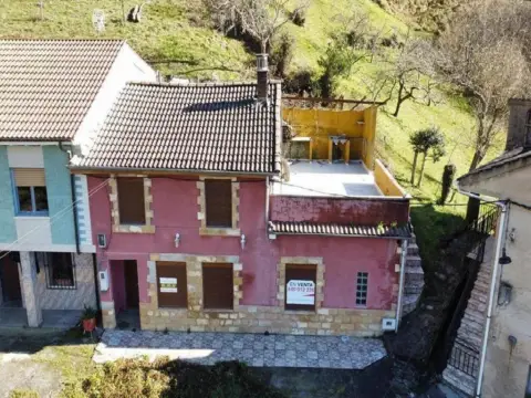 Casa en Llaneces del Rey Moro