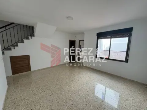 Casa pareada en calle calle Guatemala