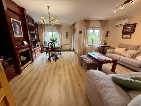 Piso en Paseo del Poeta Manuel Machado