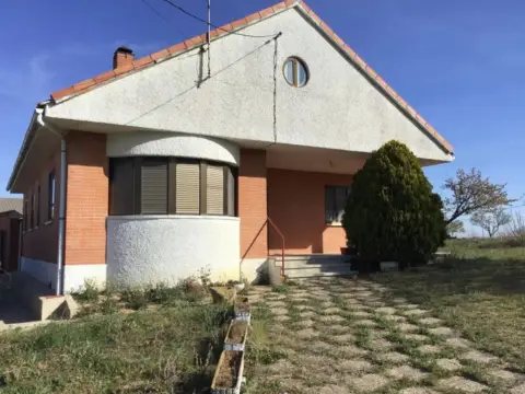 Chalet en Argujillo