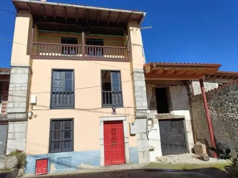 Casa en La Borbolla (Llanes)