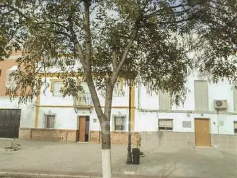 Casa adosada en Lora del Río