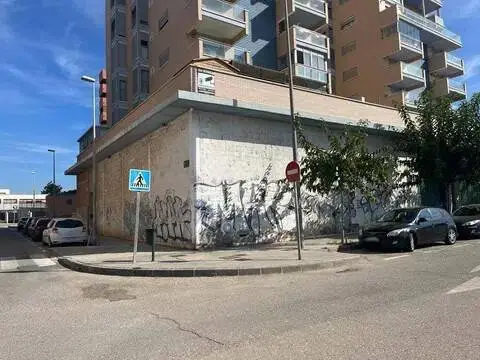 Local comercial en Barrio Peral-San Félix