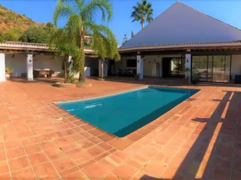 Casa en Altos de Estepona