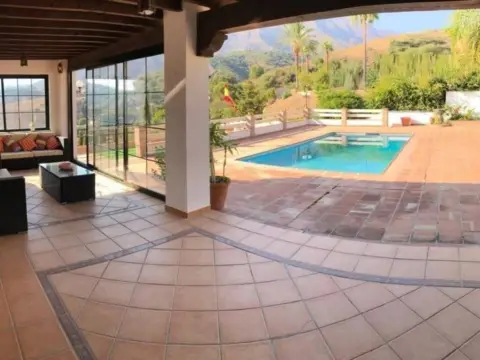 Casa en Altos de Estepona