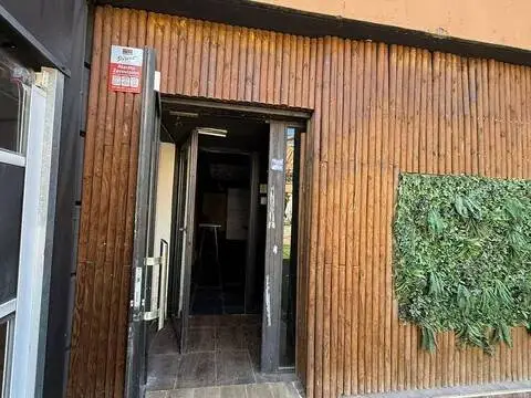 Local comercial en Paseo de las Acacias