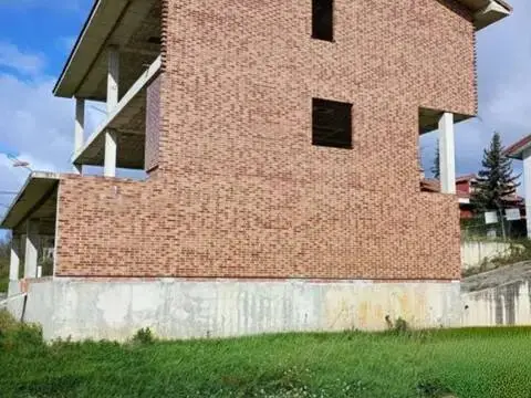 Chalet en Medina de Pomar