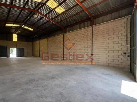 Nave industrial en Almendralejo