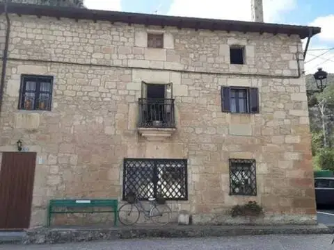 Casa rústica en Santelices