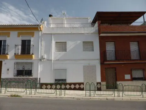 Casa adosada en calle Real