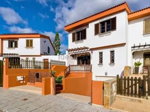 Casa adosada en calle Pilar Lorengar