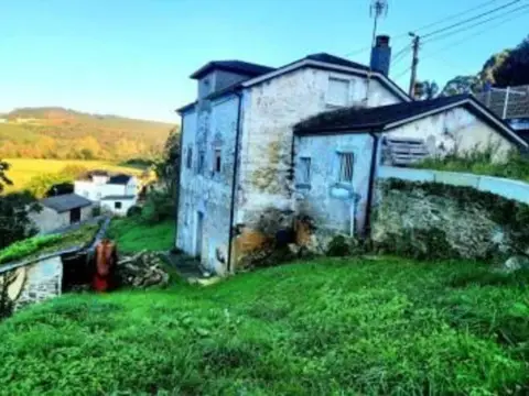 Casa en Coaña
