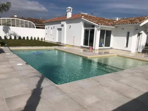 Casa adosada en calle Colonia San Pedro