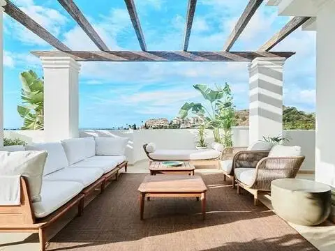 Ático en Los Naranjos-Las Brisas