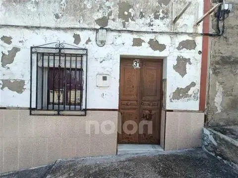 Casa adosada en La Puebla de los Infantes