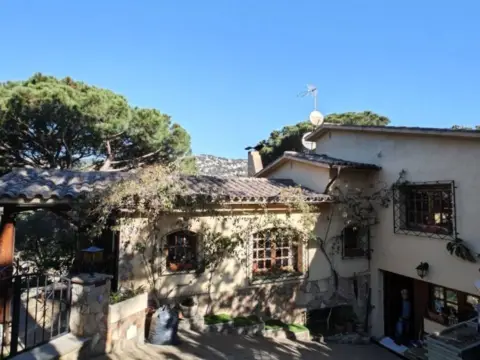 Casa en Canyelles-La Montgoda