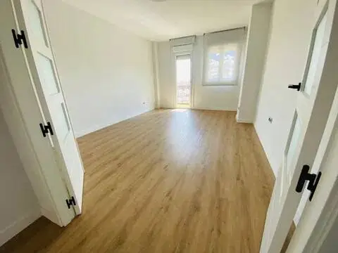 Piso en Hospital-Parque Sur