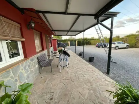 Casa rústica en Recinto Ferial-Circunvalación-La Vega