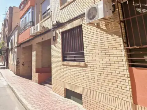 Garaje en calle de la Cruz