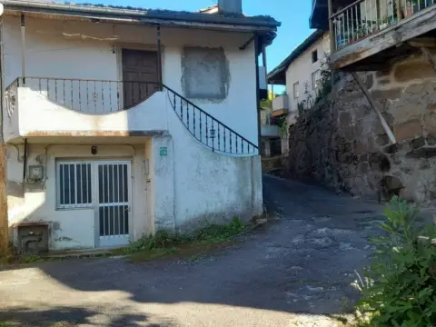 Casa rústica en calle Cachamuina