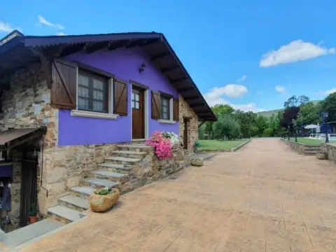 Casa rústica en Carucedo