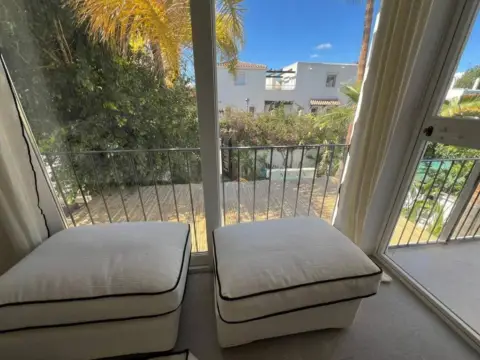 Casa pareada en calle Río Ural