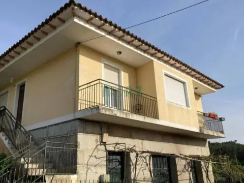 Chalet en Leiro (Capital)