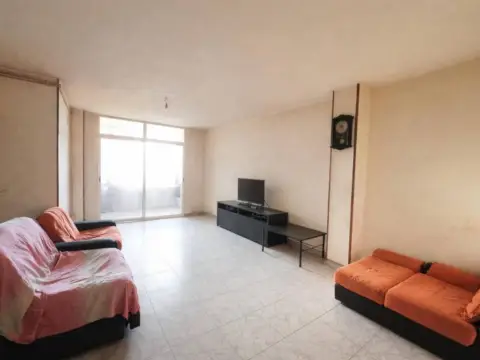 Piso en Ctra. de VIC-Remei
