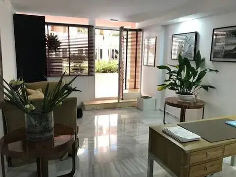 Local comercial en Avenida Calderón de la Barca