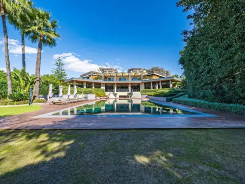 Chalet en Urbanización Guadalmina Baja