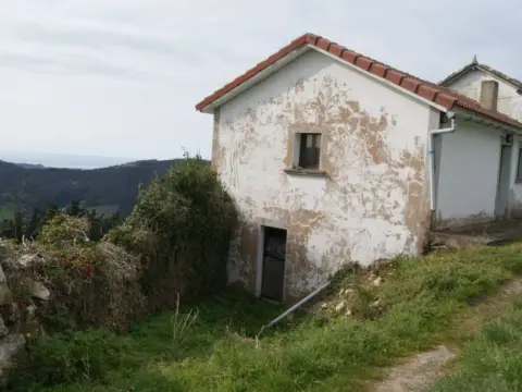 Casa – Valdés, Viḷḷamouros