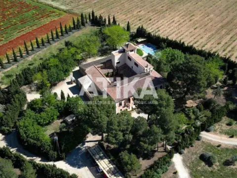 Casa rústica en Fontanars dels Alforins