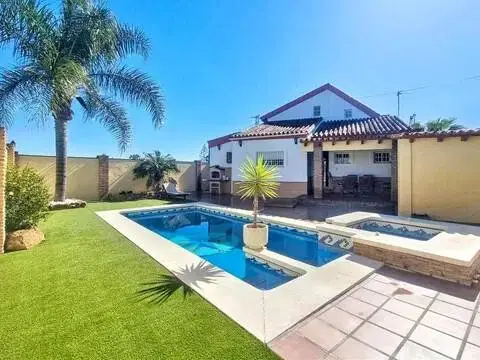 Chalet en El Romeral-Santa Amalia