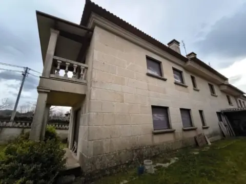 Chalet en Ponteareas