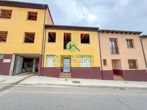 Casa adosada en San Esteban de Gormaz
