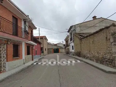 Casa adosada en Paredes de Escalona