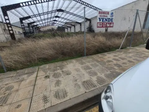 Nave industrial en Carbajosa de la Sagrada
