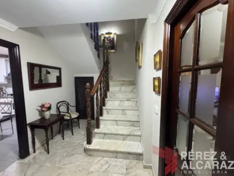 Casa pareada en calle de Ruiz Muñoz, 6