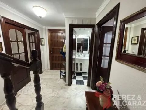 Casa pareada en calle de Ruiz Muñoz, 6