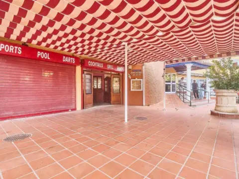 Local comercial en Cabopino-Reserva de Marbella