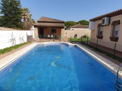 Chalet en Pinar de los Franceses-El Marquesado