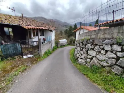 Casa en calle La Llera 3