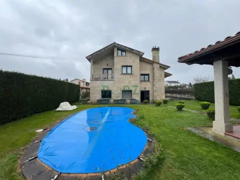 Chalet en San Cibrao Das Viñas (Capital)
