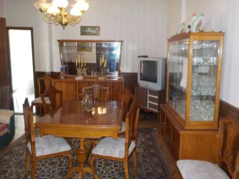 Casa rústica en calle Ou-536, 33