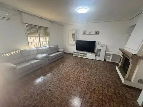 Casa adosada en calle de Ayódar