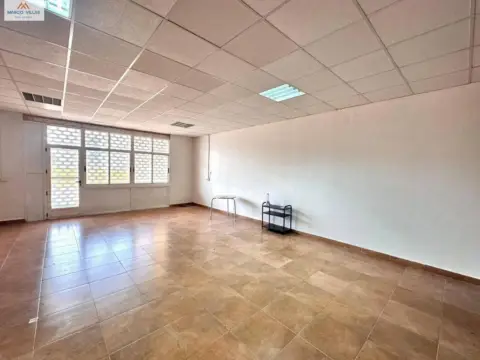 Local comercial en Zona Puerto Deportivo