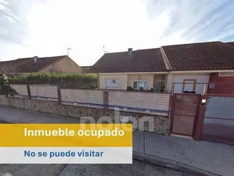 Casa adosada en Novés