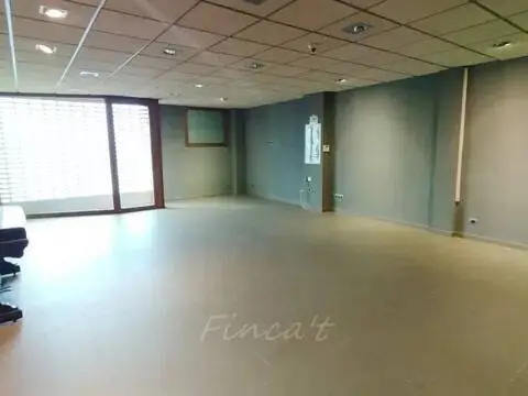 Local comercial en Carrer Massamso